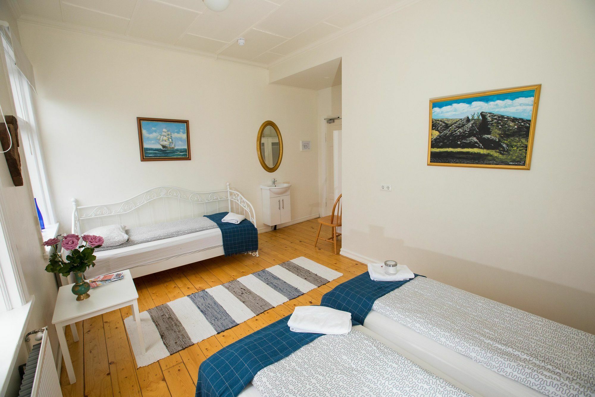 Central Guesthouse Рейкьявик Экстерьер фото